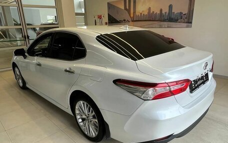 Toyota Camry, 2018 год, 2 800 000 рублей, 6 фотография
