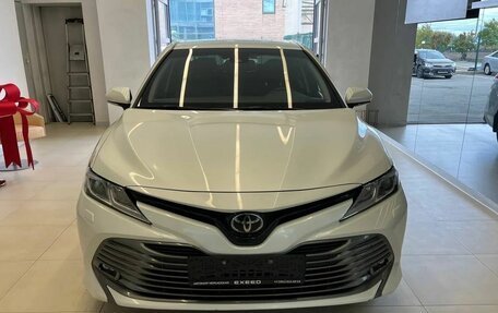 Toyota Camry, 2018 год, 2 800 000 рублей, 2 фотография