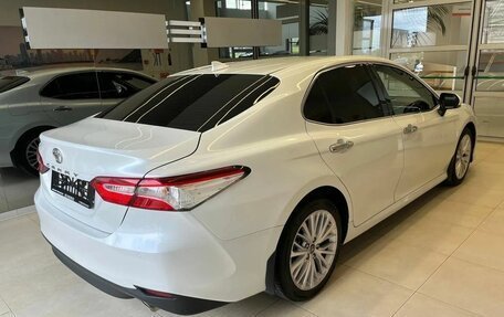 Toyota Camry, 2018 год, 2 800 000 рублей, 4 фотография