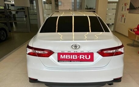 Toyota Camry, 2018 год, 2 800 000 рублей, 5 фотография