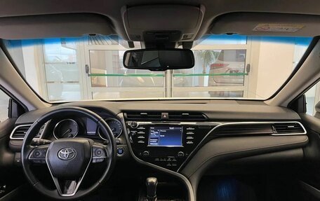 Toyota Camry, 2018 год, 2 800 000 рублей, 11 фотография