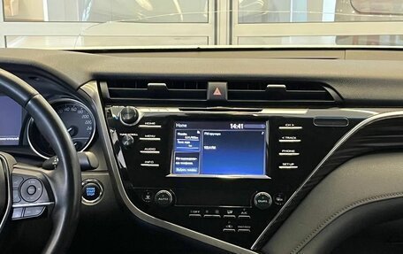 Toyota Camry, 2018 год, 2 800 000 рублей, 13 фотография