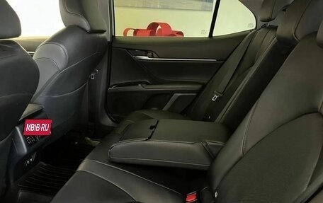 Toyota Camry, 2018 год, 2 800 000 рублей, 22 фотография