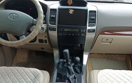 Toyota Land Cruiser Prado 120 рестайлинг, 2004 год, 1 800 000 рублей, 2 фотография