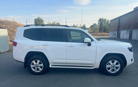 Toyota Land Cruiser, 2022 год, 11 000 000 рублей, 3 фотография