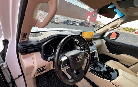 Toyota Land Cruiser, 2022 год, 11 000 000 рублей, 10 фотография