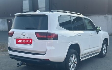 Toyota Land Cruiser, 2022 год, 11 000 000 рублей, 4 фотография