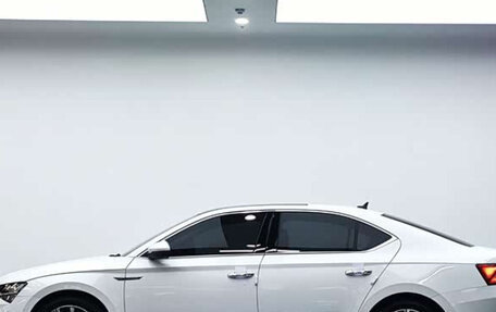 Skoda Superb III рестайлинг, 2023 год, 1 580 000 рублей, 4 фотография