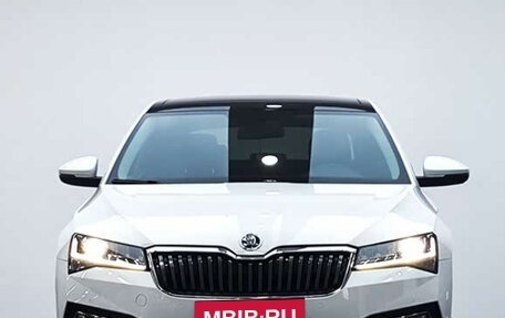 Skoda Superb III рестайлинг, 2023 год, 1 580 000 рублей, 2 фотография