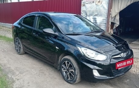 Hyundai Solaris II рестайлинг, 2012 год, 950 000 рублей, 5 фотография