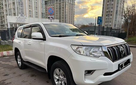 Toyota Land Cruiser Prado 150 рестайлинг 2, 2018 год, 4 370 000 рублей, 3 фотография