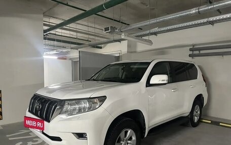 Toyota Land Cruiser Prado 150 рестайлинг 2, 2018 год, 4 370 000 рублей, 13 фотография