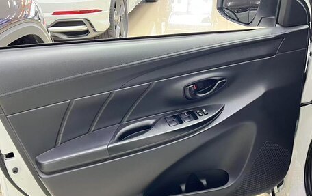 Toyota Yaris XP150 рестайлинг, 2023 год, 955 000 рублей, 8 фотография