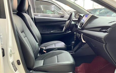 Toyota Yaris XP150 рестайлинг, 2023 год, 955 000 рублей, 14 фотография