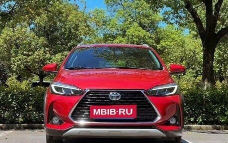 Toyota Yaris XP150 рестайлинг, 2022 год, 980 000 рублей, 2 фотография