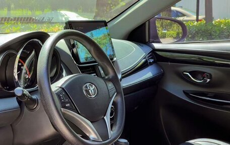 Toyota Yaris XP150 рестайлинг, 2022 год, 980 000 рублей, 10 фотография