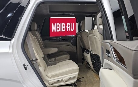Cadillac Escalade V, 2023 год, 13 660 000 рублей, 15 фотография