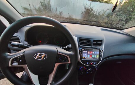 Hyundai Solaris II рестайлинг, 2015 год, 829 000 рублей, 14 фотография