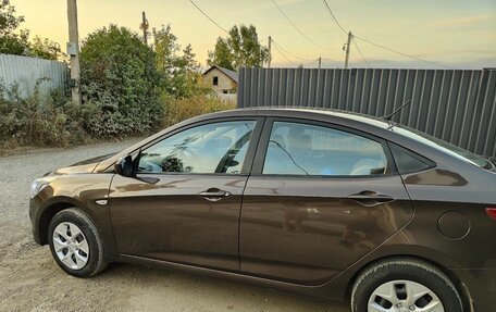 Hyundai Solaris II рестайлинг, 2015 год, 829 000 рублей, 3 фотография
