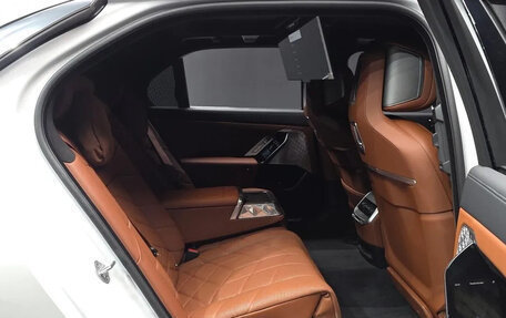 BMW 7 серия, 2025 год, 17 000 000 рублей, 19 фотография