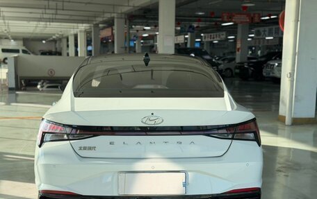 Hyundai Elantra, 2023 год, 1 375 000 рублей, 5 фотография