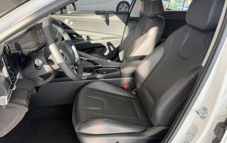 Hyundai Elantra, 2023 год, 1 375 000 рублей, 12 фотография