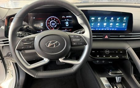 Hyundai Elantra, 2023 год, 1 375 000 рублей, 13 фотография