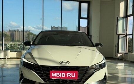 Hyundai Elantra, 2023 год, 1 375 000 рублей, 2 фотография