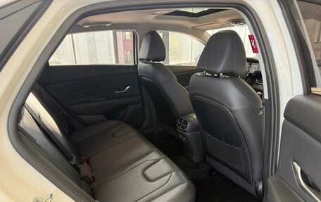 Hyundai Elantra, 2023 год, 1 375 000 рублей, 16 фотография