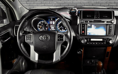 Toyota Land Cruiser Prado 150 рестайлинг 2, 2014 год, 3 475 000 рублей, 18 фотография