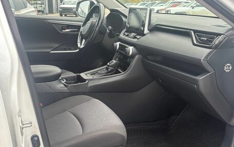 Toyota RAV4, 2020 год, 3 150 000 рублей, 10 фотография