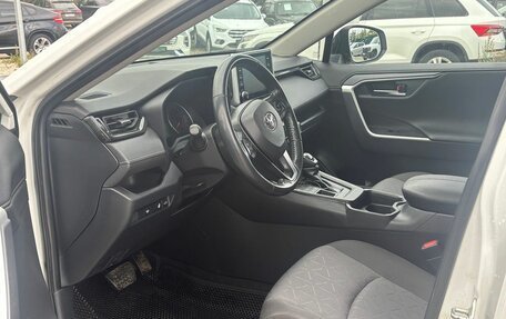 Toyota RAV4, 2020 год, 3 150 000 рублей, 13 фотография