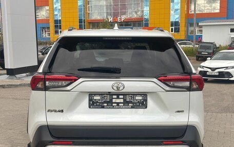 Toyota RAV4, 2020 год, 3 150 000 рублей, 6 фотография