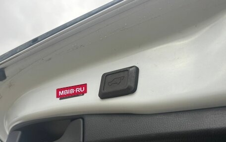 Toyota RAV4, 2020 год, 3 150 000 рублей, 8 фотография