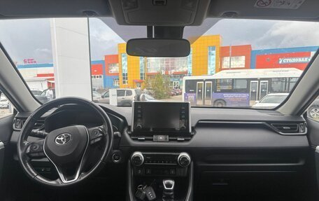 Toyota RAV4, 2020 год, 3 150 000 рублей, 21 фотография