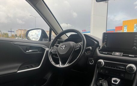 Toyota RAV4, 2020 год, 3 150 000 рублей, 22 фотография