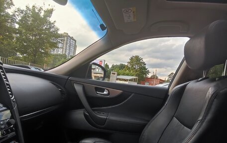Infiniti QX70, 2017 год, 2 999 999 рублей, 6 фотография