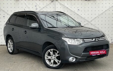 Mitsubishi Outlander III рестайлинг 3, 2014 год, 1 200 000 рублей, 2 фотография