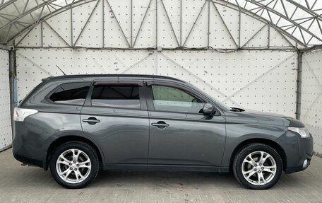 Mitsubishi Outlander III рестайлинг 3, 2014 год, 1 200 000 рублей, 9 фотография