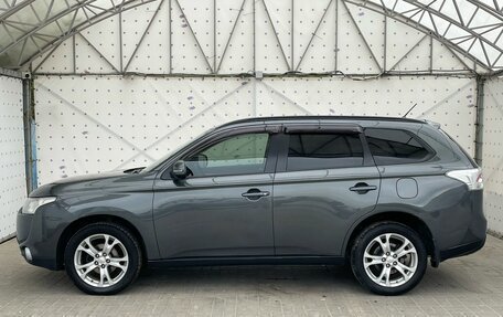 Mitsubishi Outlander III рестайлинг 3, 2014 год, 1 200 000 рублей, 10 фотография