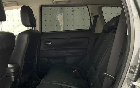 Mitsubishi Outlander III рестайлинг 3, 2014 год, 1 200 000 рублей, 13 фотография