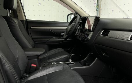 Mitsubishi Outlander III рестайлинг 3, 2014 год, 1 200 000 рублей, 12 фотография