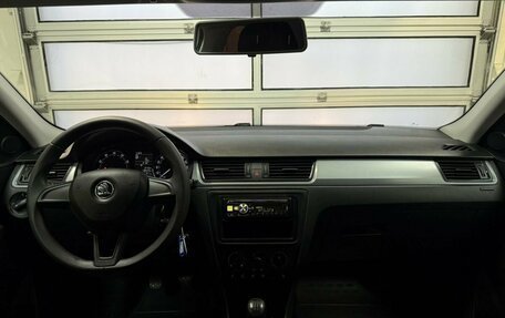 Skoda Rapid I, 2015 год, 945 000 рублей, 14 фотография