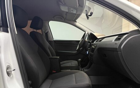 Skoda Rapid I, 2015 год, 945 000 рублей, 18 фотография