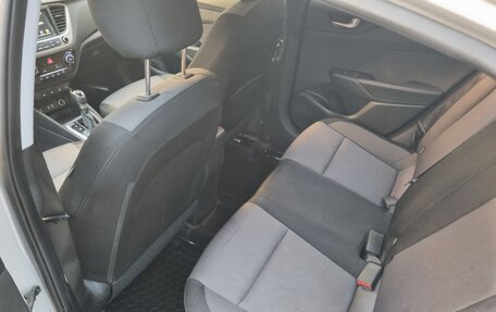 Hyundai Solaris II рестайлинг, 2017 год, 1 250 000 рублей, 12 фотография
