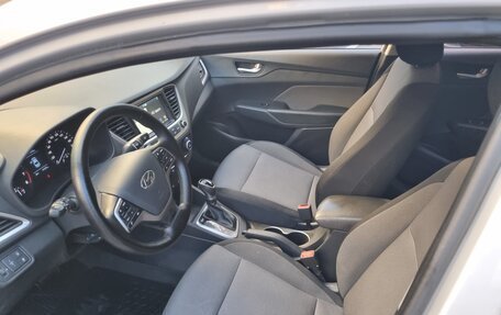 Hyundai Solaris II рестайлинг, 2017 год, 1 250 000 рублей, 11 фотография