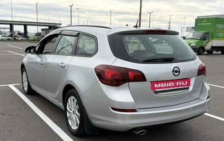 Opel Astra J, 2011 год, 585 000 рублей, 9 фотография
