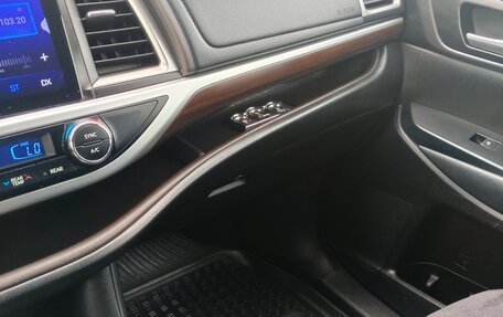 Toyota Highlander III, 2014 год, 2 950 000 рублей, 9 фотография