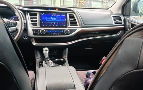 Toyota Highlander III, 2014 год, 2 950 000 рублей, 10 фотография