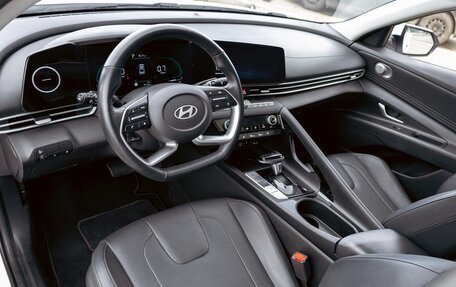 Hyundai Elantra, 2023 год, 1 625 000 рублей, 13 фотография